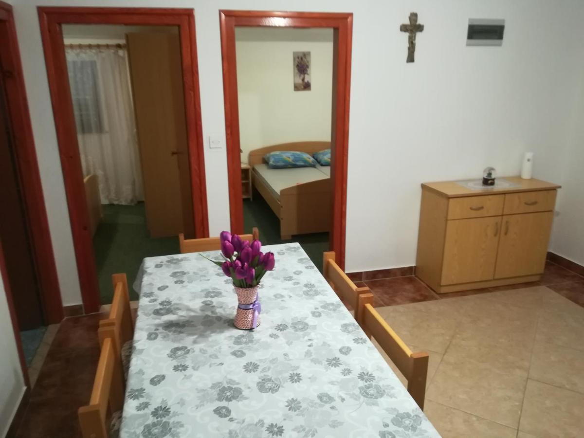 Apartman Borosa ヴィル エクステリア 写真